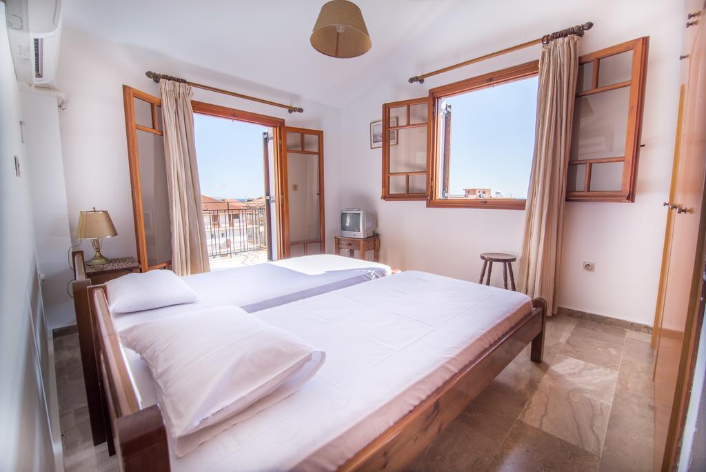 Maria Parameriti Apartments Poros  Eksteriør billede